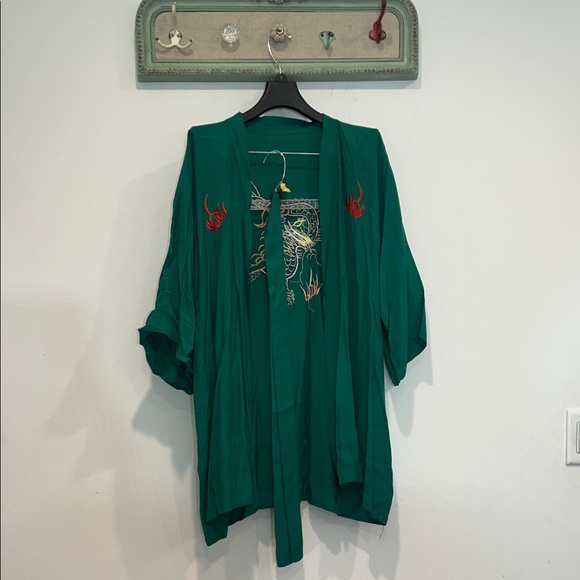 Vintage Other - Vintage Green Embroidered short dragon Robe women’s one size with belt